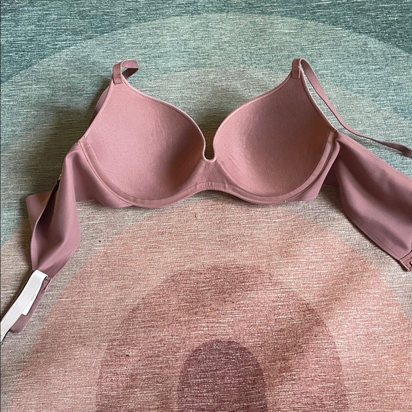 Victoria's Secret Mauve Smooth Contour Bra - Picture 6 of 10